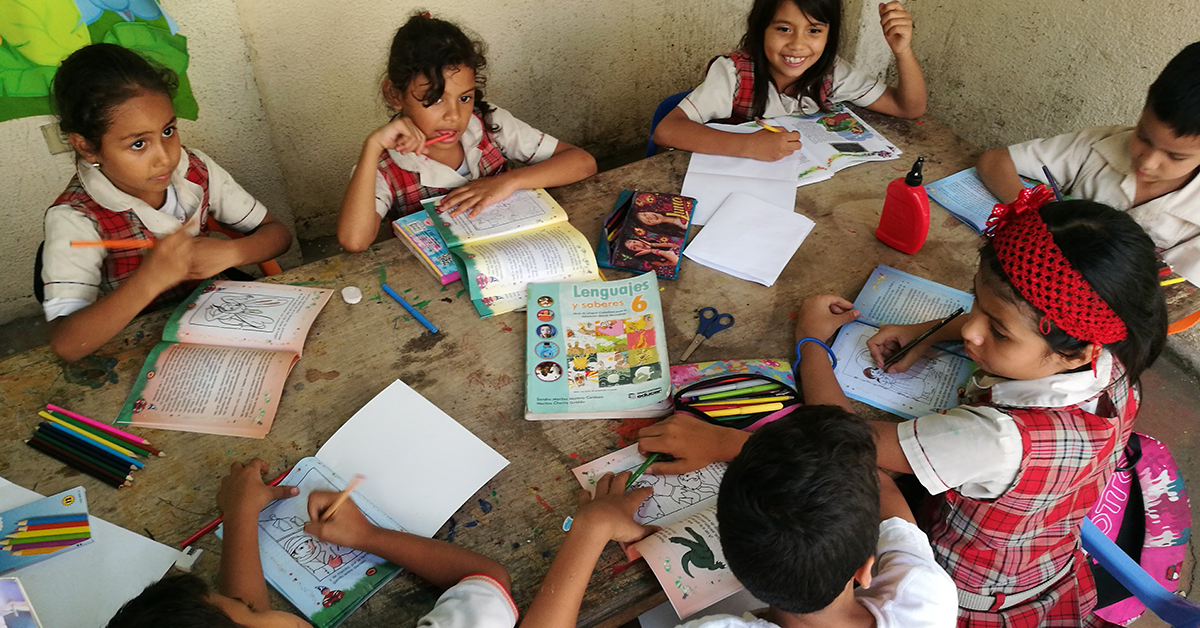 Asesoría de tareas y acompañamiento psicosocial reciben los menores en la Fundación Esperanza de Ser.