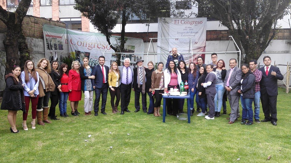 "El Mago" en una de las celebraciones de cumpleaños cuando fue el jefe de Redacción de la Revista el Congreso
