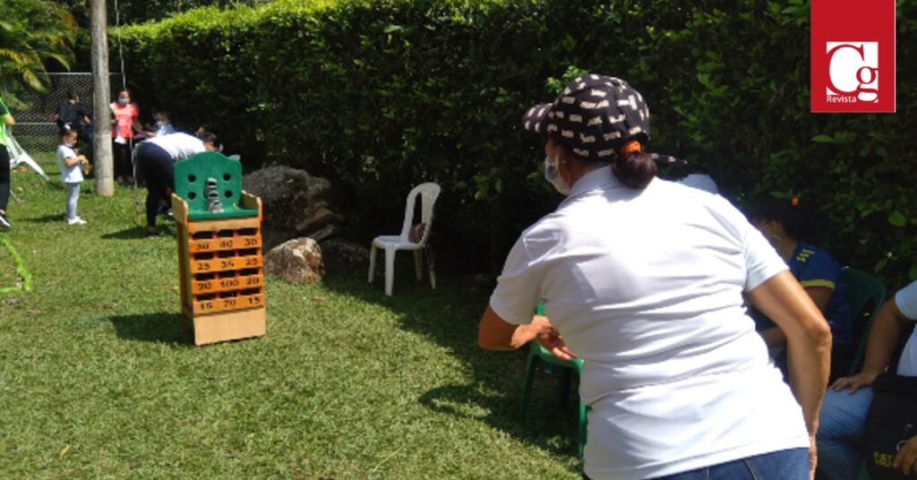 En el marco de la semana de receso escolar, que tienen los estudiantes de las instituciones públicas de Bucaramanga, se realizan las Olimpiadas Deportivas para promover la amistad, ocupar la mente y contribuir en la salud de los profesores.