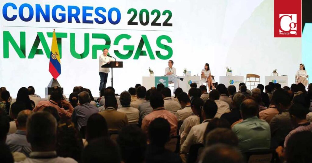 El Presidente Gustavo Petro invitó este miércoles a los empresarios del sector del gas en el país a planificar, creando un gran espacio de participación “lo suficientemente profundo, en donde planifiquemos la transición” de “una economía fósil a una economía descarbonizada”.