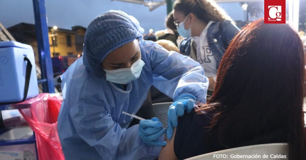 Expertos ratificaron que se han identificado cerca de 60 secuelas entre quienes sufrieron COVID-19. Estos efectos persisten en muchas personas hasta por dos años después de haber resultado infectados y se pueden evitar accediendo a la vacunación.