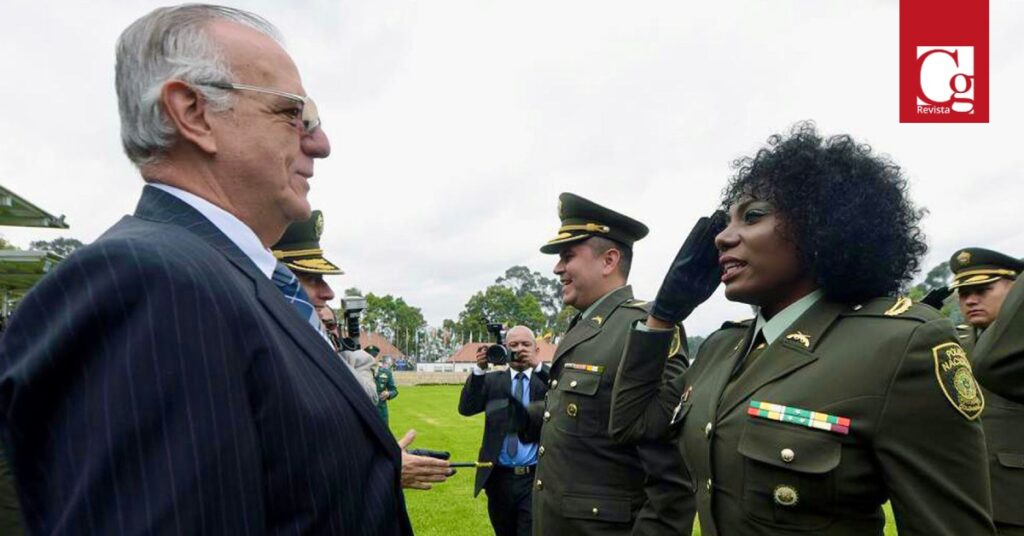 Durante varios años, la hasta ahora Capitán Martha Liliana  Chaverra, soñó con presentarse a laborar  con su cabello afro natural. Este sábado 10 de diciembre, ese deseo de hizo realidad después de años de esfuerzo. Ahora, está Mayor de la Policía Nacional, se convierte en la primera mujer negra de cualquier fuerza militar o civil de Colombia en portar su uniforme y también su cabello afro suelto.
