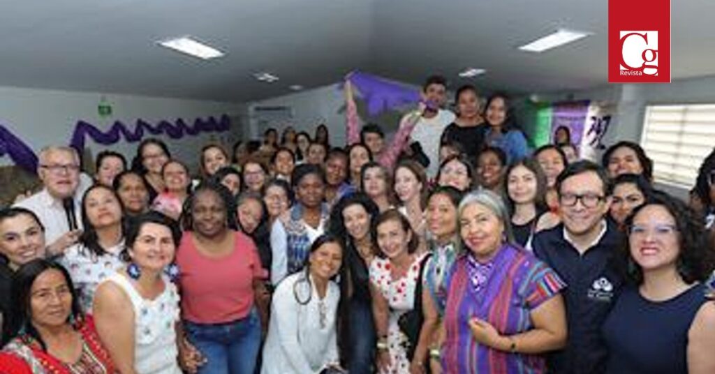 La vicepresidenta Francia Márquez y el ministro de Justicia y del Derecho, Néstor Iván Osuna Patiño, clausuraron la Primera Mesa de Justicia de Género, espacio en el que anunciaron el compromiso del Gobierno nacional por garantizar los derechos y el acceso a la justicia de las mujeres de la Amazonía. 
