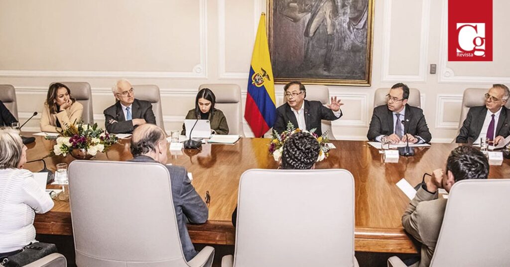 “Lo que hoy arranca, en la fase de este Gobierno, es presentar las reformas al Congreso de la República para volver a garantizar los derechos” de los colombianos y las colombianas, derechos que están en la Constitución, en materia de pensiones, salud, laboral y servicios públicos.