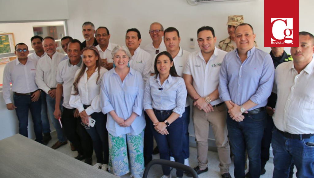 La ministra de Vivienda, Ciudad y Territorio, Catalina Velasco, se reunió con la gobernadora (e) de La Guajira, Diala Wilches; el alcalde de Fonseca, Hamilton García; el alcalde de Barrancas, Iván Soto; el alcalde de Distracción, Yesid Peralta; el alcalde de Hatonuevo, Luis Palmezano; el alcalde de El Molino, Juan Pablo Vega; el alcalde de Villanueva, Carlos Barros; el comandante del Departamento de Policía de La Guajira, coronel Edwin Vargas; representantes del Ejército y delegados de la empresa Veolia, para evaluar las necesidades sobre el acceso al agua potable en el departamento.