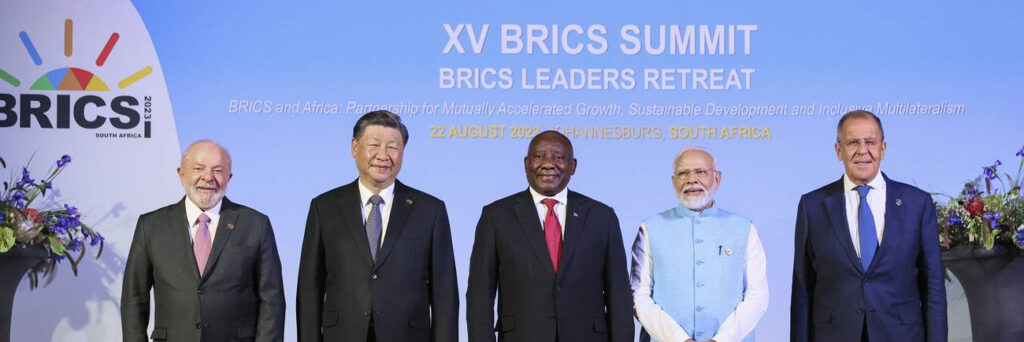 ROMPER LAS CADENAS DEL DÓLAR LA APUESTA DE LOS BRICS